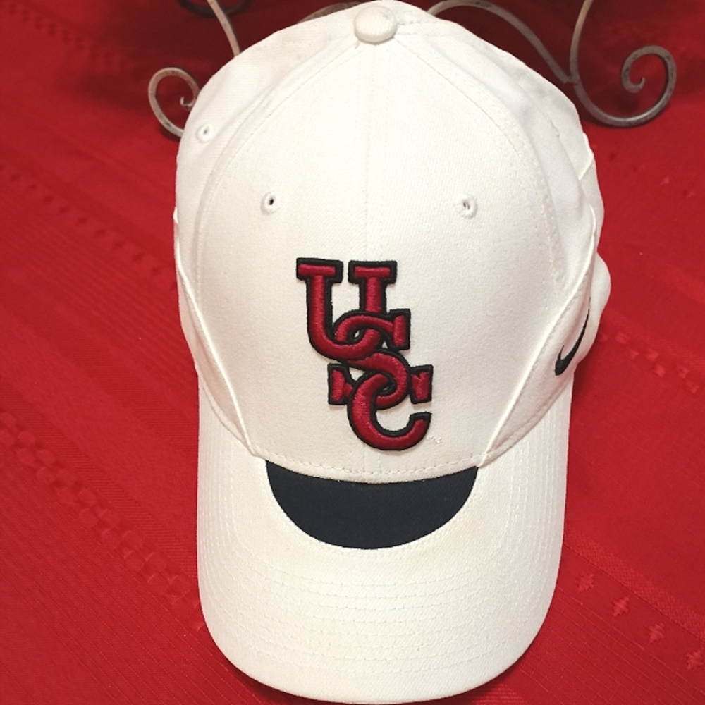 🖤USC Gamecocks White & Red Nike Swoosh Flex Cap🖤